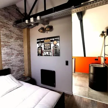 Industriel & Atypique Apartment