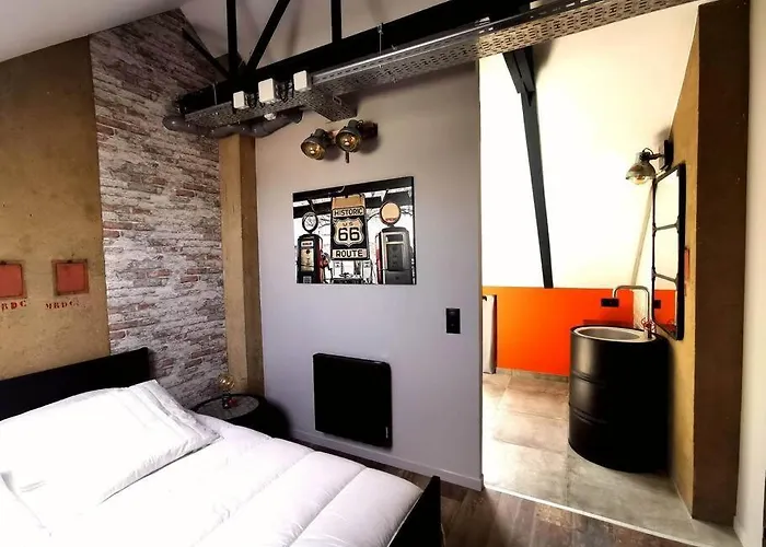 Industriel & Atypique Apartment